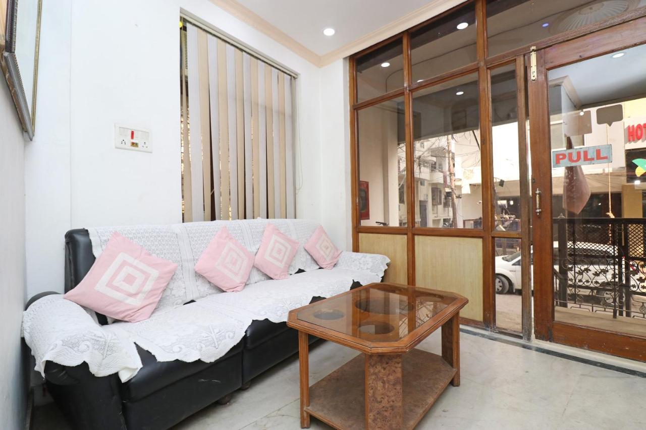 Oyo 8379 Hotel Kamal Lucknow Ngoại thất bức ảnh