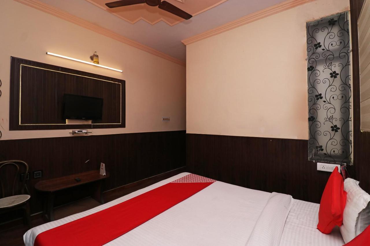 Oyo 8379 Hotel Kamal Lucknow Ngoại thất bức ảnh
